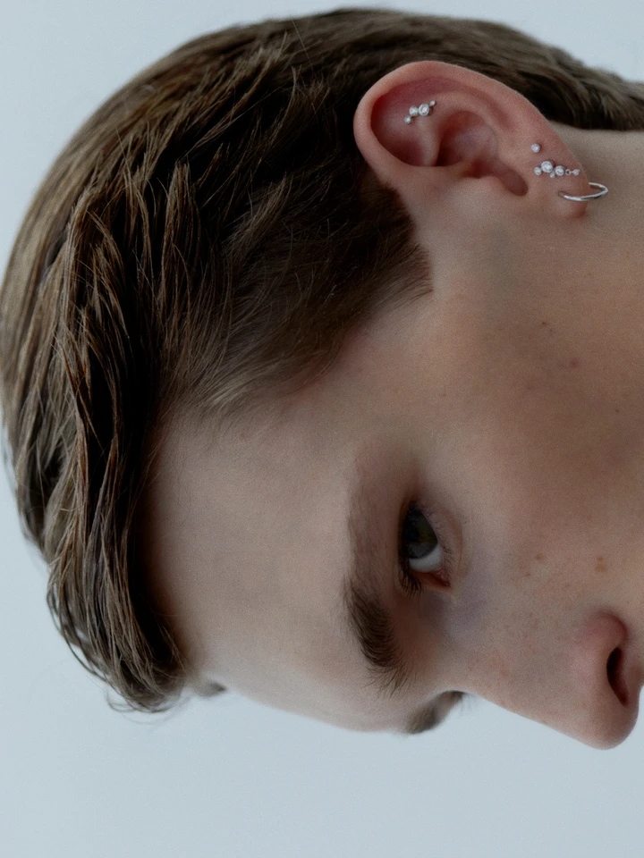 Maria Black Glossy 7 Huggie 3 Maria Black Glossy 7 Huggie - Image 3