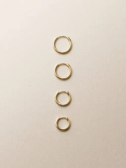 Maria Black Glossy 6 Huggie