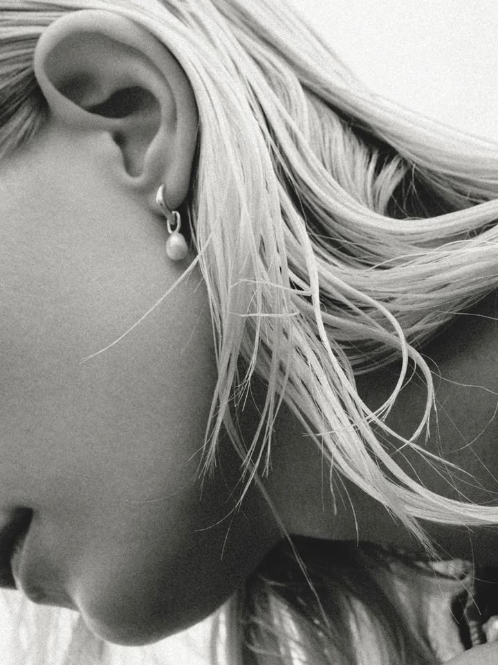 Maria Black Vento Huggie 3 Maria Black Vento Huggie - Image 3